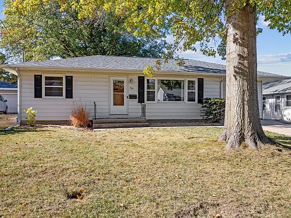 2nd image of 637 Grant Wood Dr SE