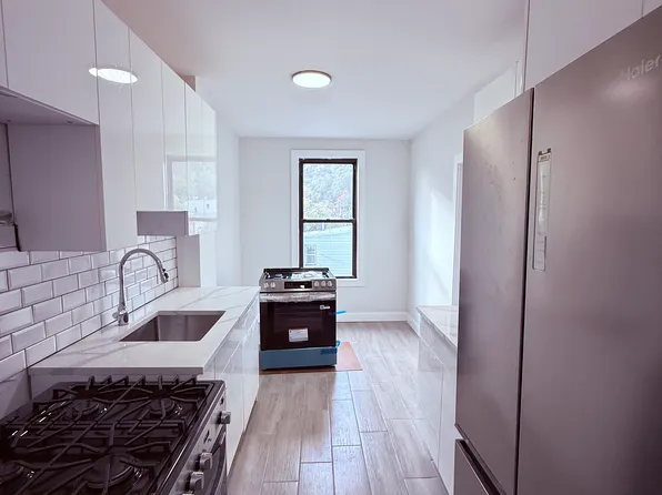 25 Hackensack Plank Road image 1 of 7