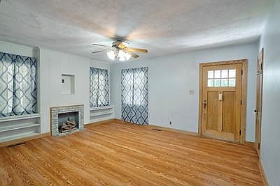 4th image of 836 S 10th St