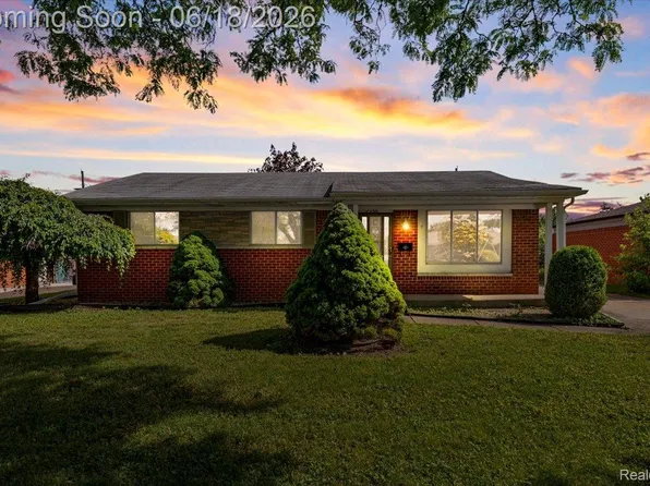2638 Athena Dr, Troy, MI 48083