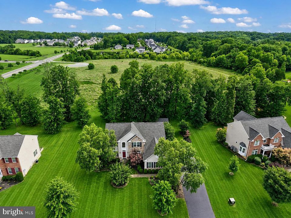 1st image of 4954 Pebble Run Rd