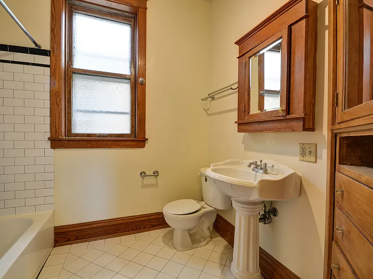 3920 N Janssen Ave #3 — Photo 12