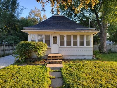 2347 E Grand Ave, Des Moines, IA, 50317