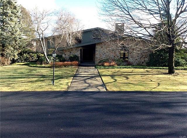 1st image of 534 Ashwood Dr