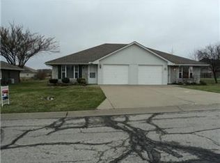 1141 SW Ephraim Dr, Grain Valley, MO 64029
