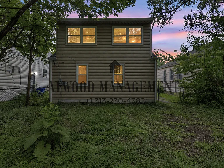 8283 Vaughan St — Photo 14