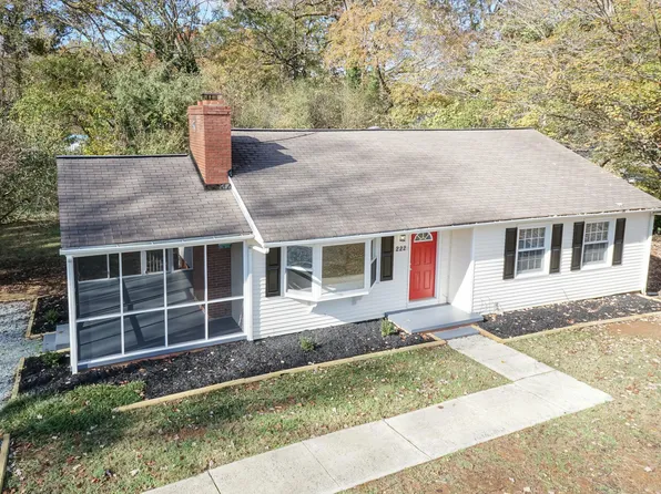 222 S 11th St, Mebane, NC 27302