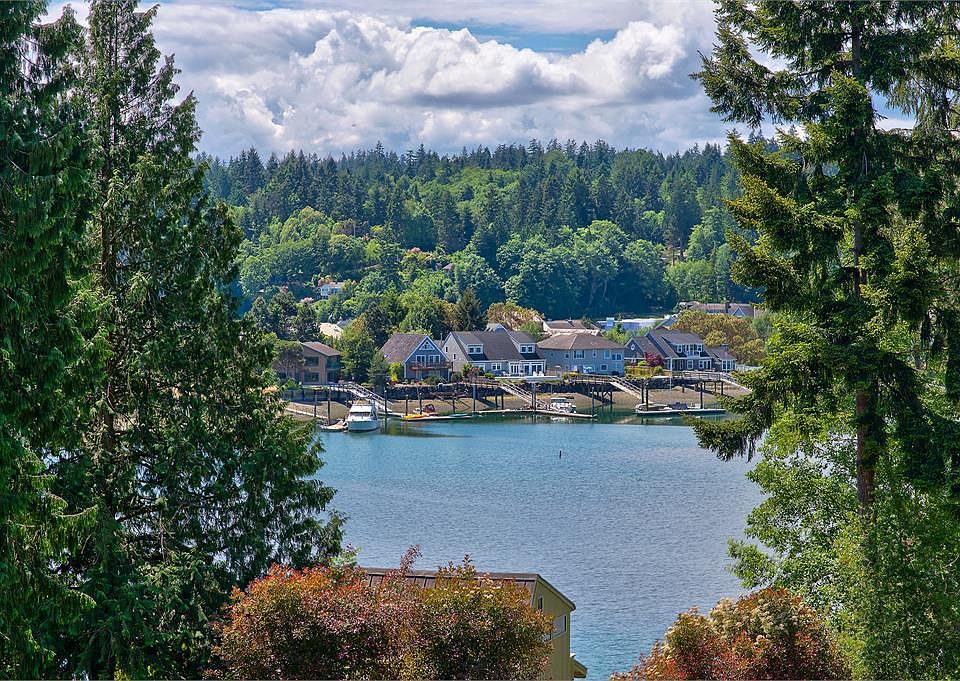 1st image of 20634 Chief Sealth Dr NE