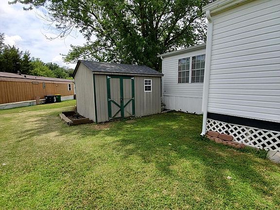 5th image of 422 Alder Ave