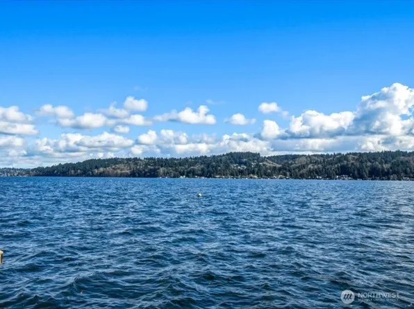 11262 Riviera Place NE, Seattle, WA 98125