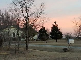 930 NW 20th Ave, Harper, KS 67058