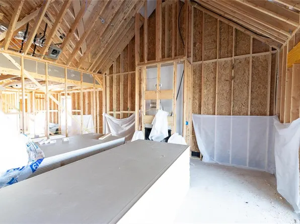 3304 Broadmoore Dr, Moore, OK 73160