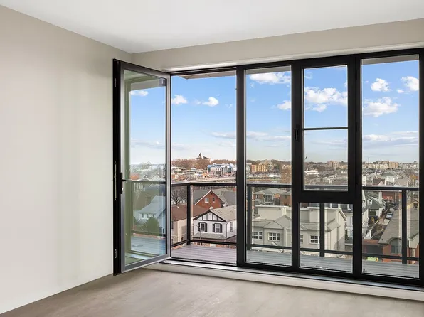 15 W End Ave #6B, Brooklyn, NY 11235