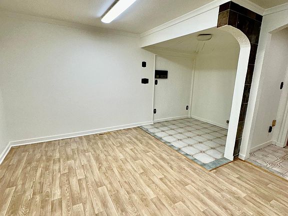 3rd image of 110 E 40th St #1A