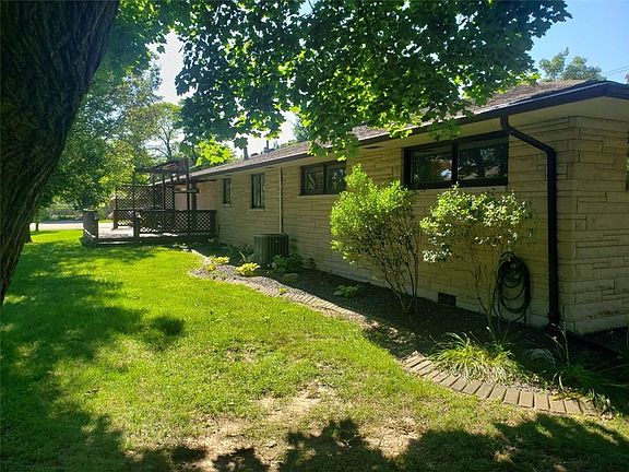 3rd image of 620 E Temple Ave