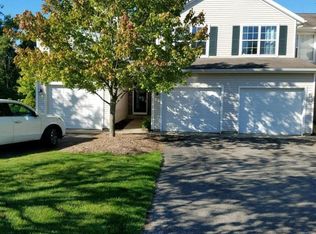 3296 Park Ridge Ln NE, Grand Rapids, MI 49525