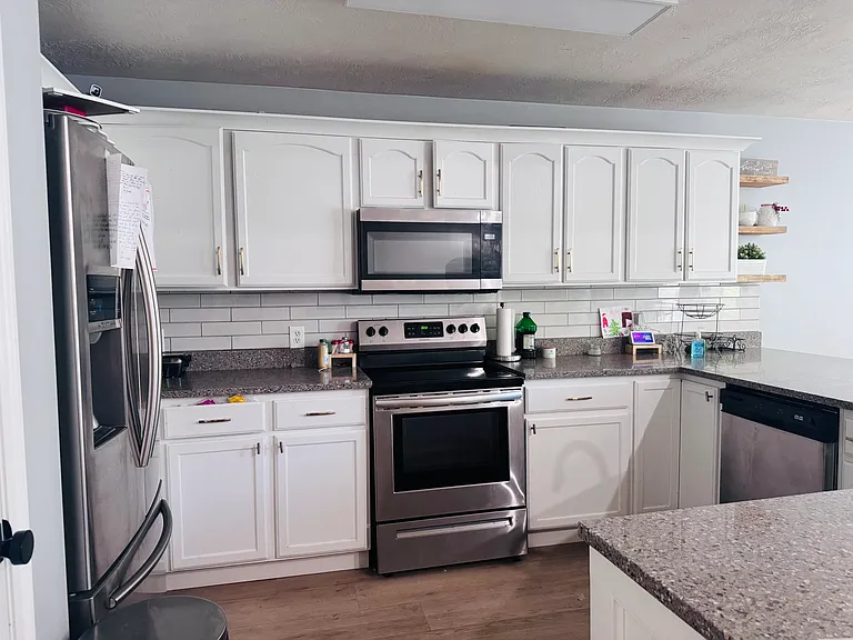 574 Eastpointe Cir — Photo 7