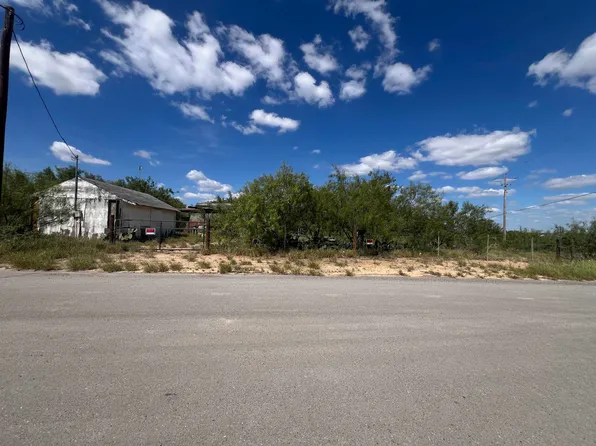308 Water St, Zapata, TX 78076
