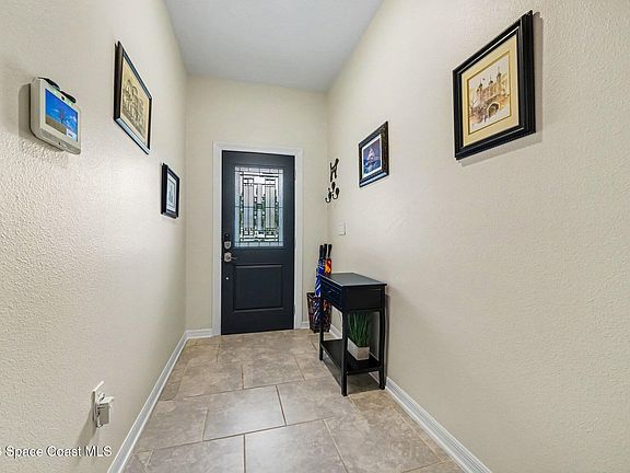 4th image of 406 Three Oaks Dr