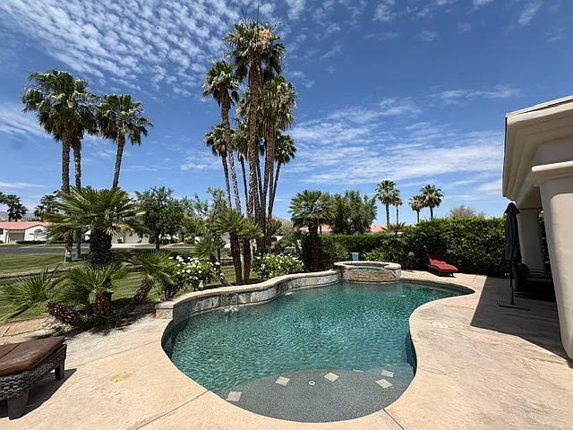 3 bed, 2379 sqft, $10,000 — Photo 3