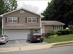 1st image of 19 Dogwood Dr