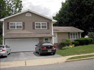 19 Dogwood Dr, Newton, NJ 07860