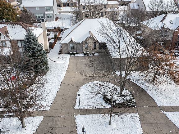 2nd image of 10373 Juniper Ct