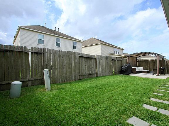 3rd image of 14810 Knoll Arbor Ct