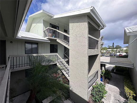 2nd image of 800 NW Fork Rd APT 10-7