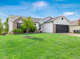 1104 Homefield Commons Dr, O'Fallon, MO 63366