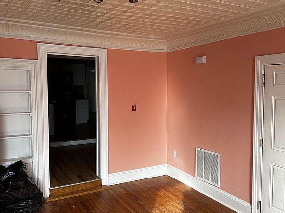 4th image of 103 Philip St APT 1