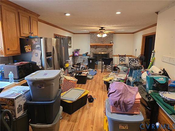 3rd image of 564 Pine Ln