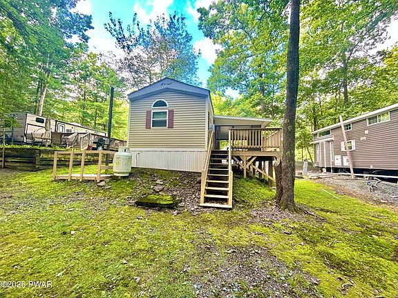 4th image of 269 Village Dr E