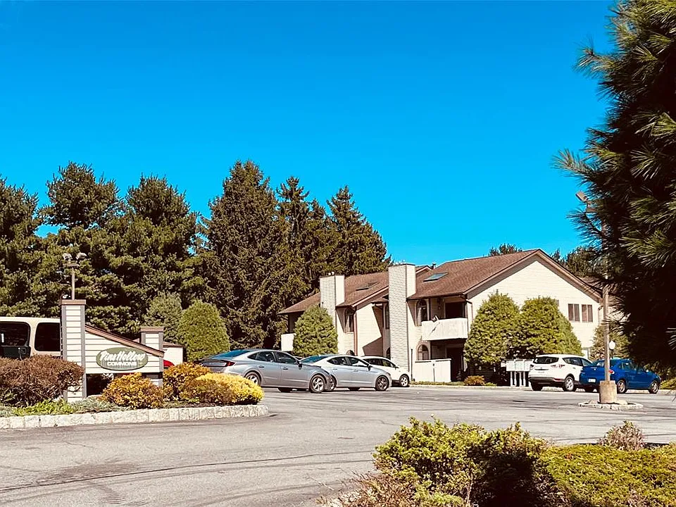 105 Pine Hollow Way #105