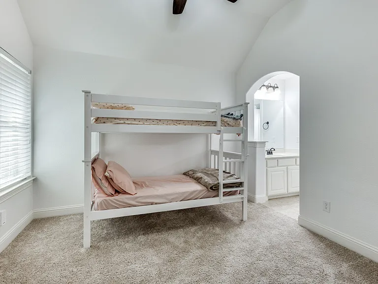13225 Courtney Dr — Photo 36