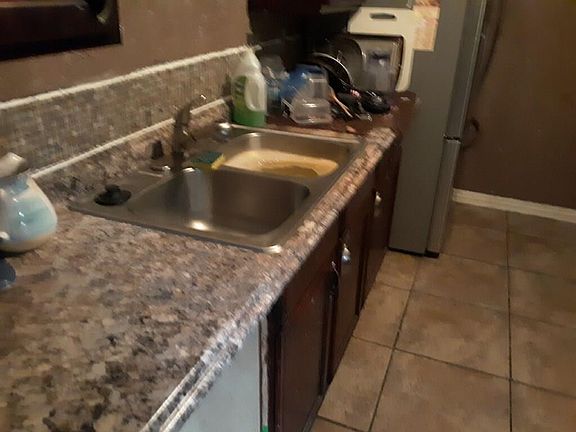 4th image of 826 Windsor Pl