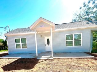 601 Armstrong, Snook, TX 77878