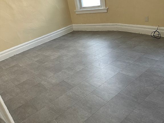 4th image of 555 Walden Ave #1