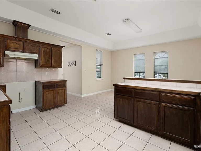 104 N Paseo Del Rey St — Photo 3