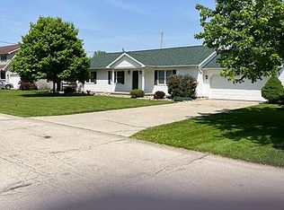 1130 Royal Bounty Ln, Wauseon, OH 43567