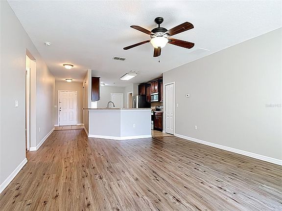 4th image of 1562 Tamarind Rd