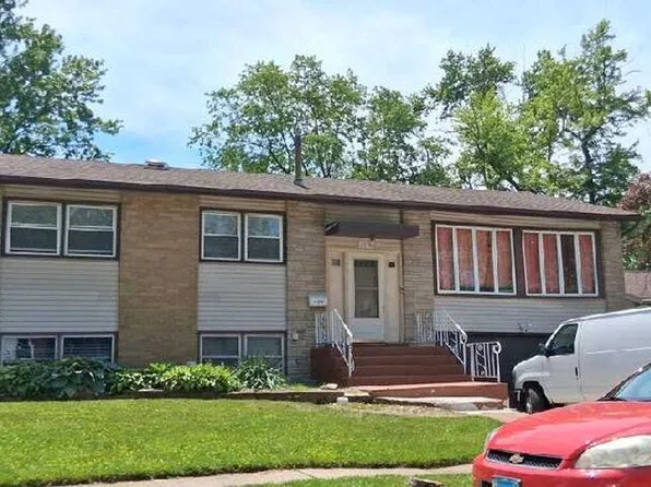 2719 Larkspur Ln, Hazel Crest, IL 60429