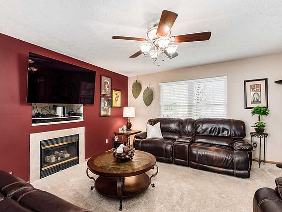 3rd image of 591 Penn St #83