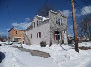 324 N 18th St, Escanaba, MI 49829