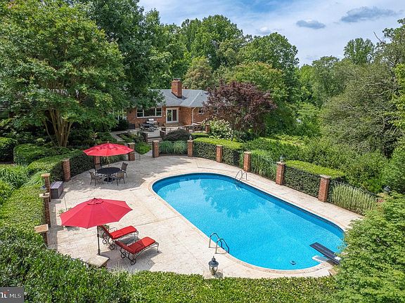 3rd image of 916 Upper Pindell Rd