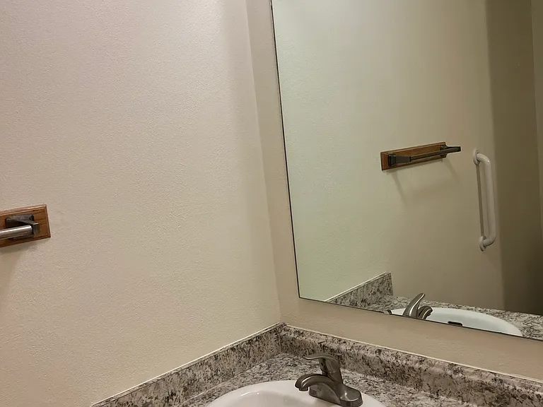 1021 Warwick Dr #U — Photo 11