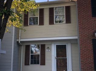 4 Redlin Ct, Sterling, VA 20165