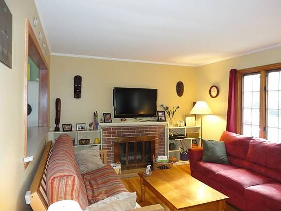 3rd image of 103 Iroquois Ave