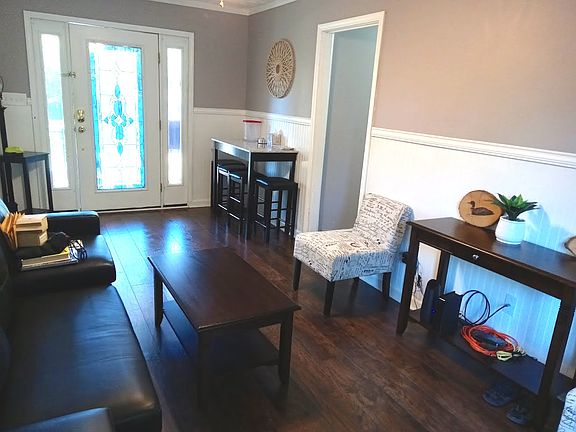 2nd image of 411 Bonnie Brae Dr #2