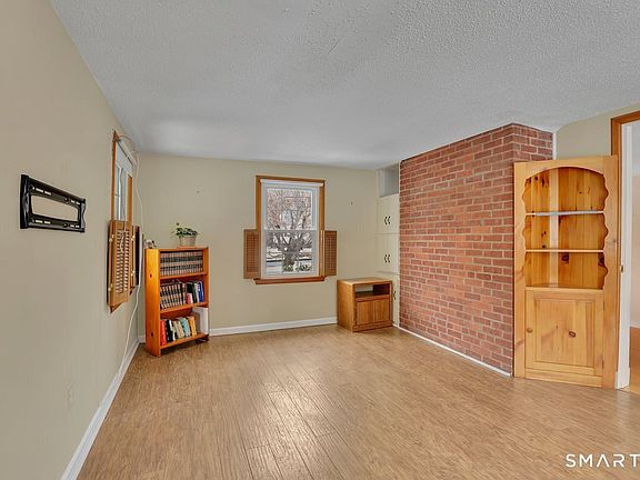 5th image of 281 Hills Street